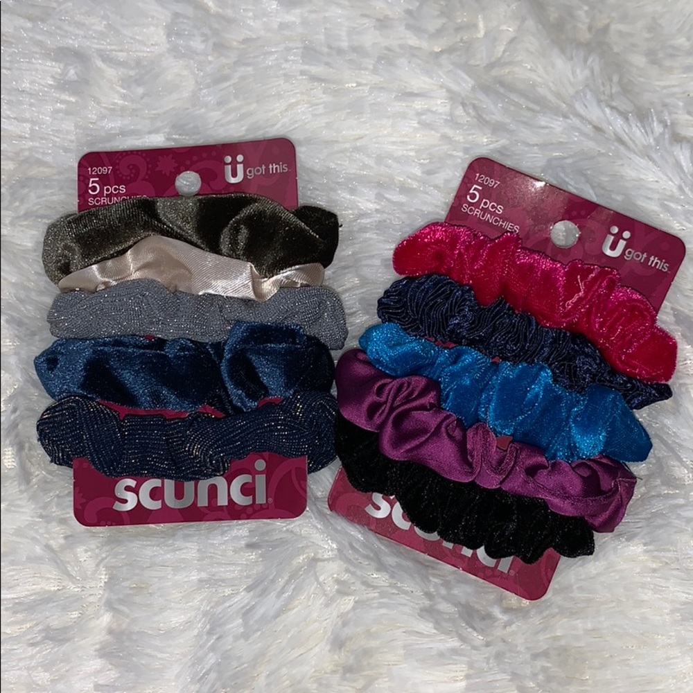 Set of Scuncis